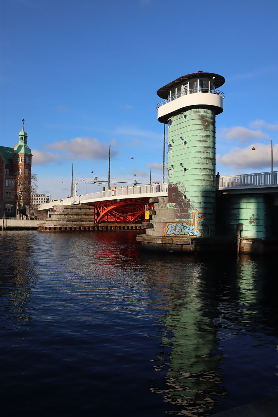 Arne Jacobsens tårn ved Knippelsbro i København har fået nyt liv gennem Realdanias projekt Kulturtårnet