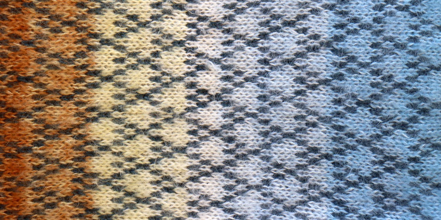 Spot Sweater i restegarn af Anne Ventzel - smuk mønsterstrik