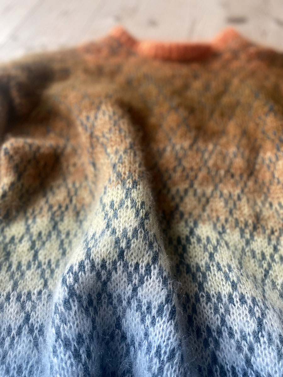 Blød Spot Sweater i mohairgarn