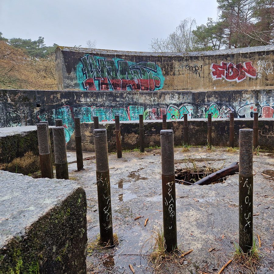 Graffiti på gammel kanonstilling ved Dueodde