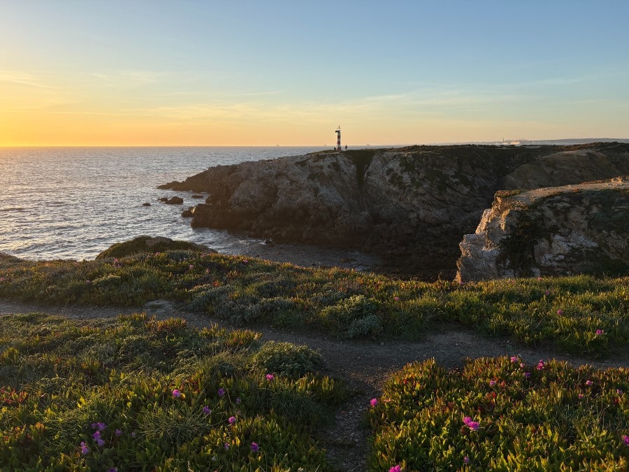 Fyret i PortoCovo på Fishermen's trail i Portugal