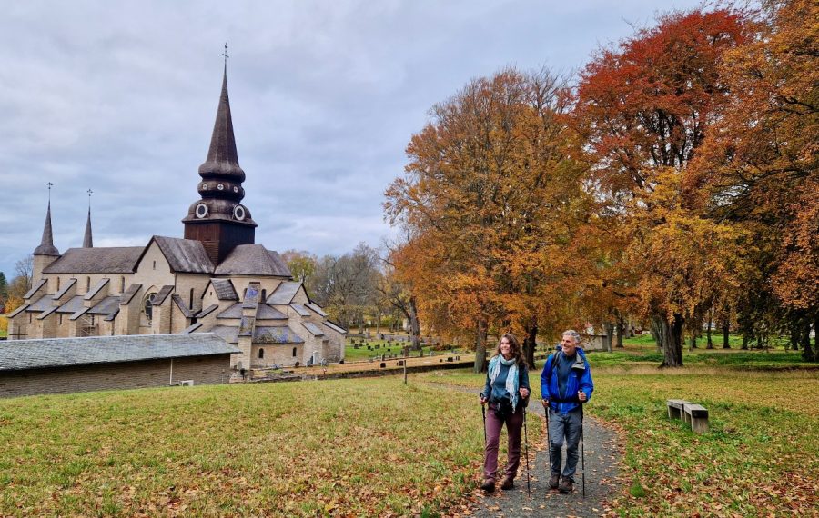 Vandrere ved Varnhem Klosterkyrka