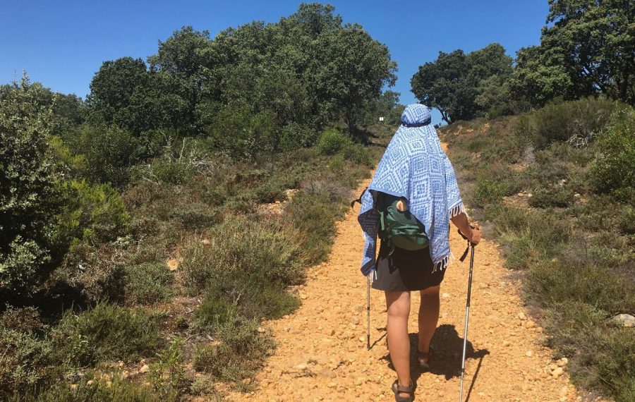 Skygge-paa-caminoen-solcreme-beskyttelse-solhat-solskygge