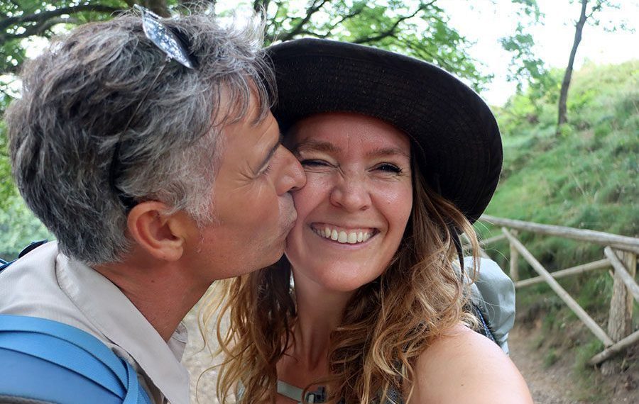 himmelbjergruten-vandring-vandrerute-silkeborg-stier-silkeborgsoerne-kys-par