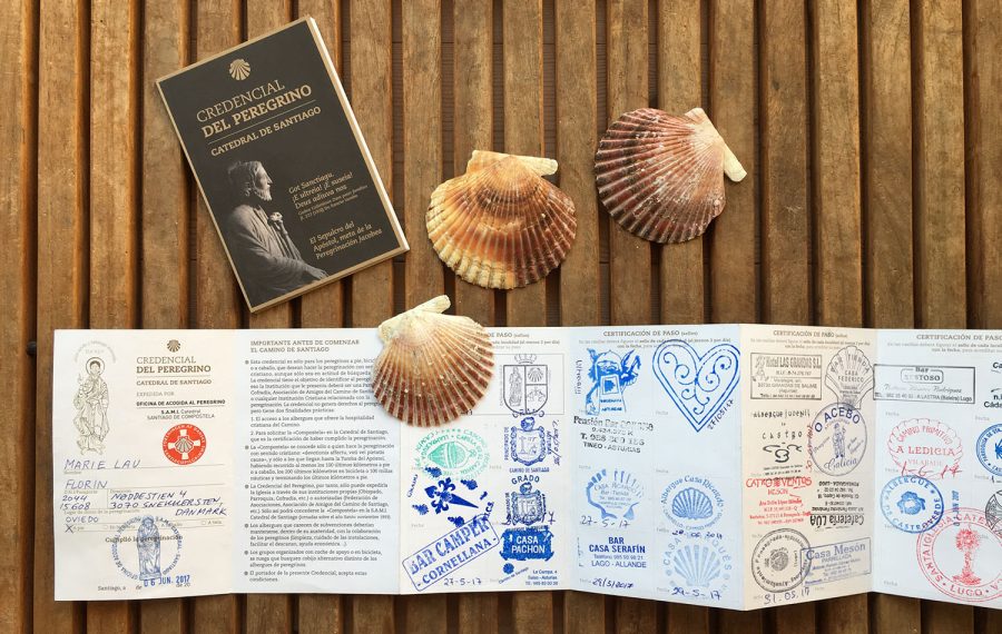 Her kan du købe pilgrimspas til caminoen
